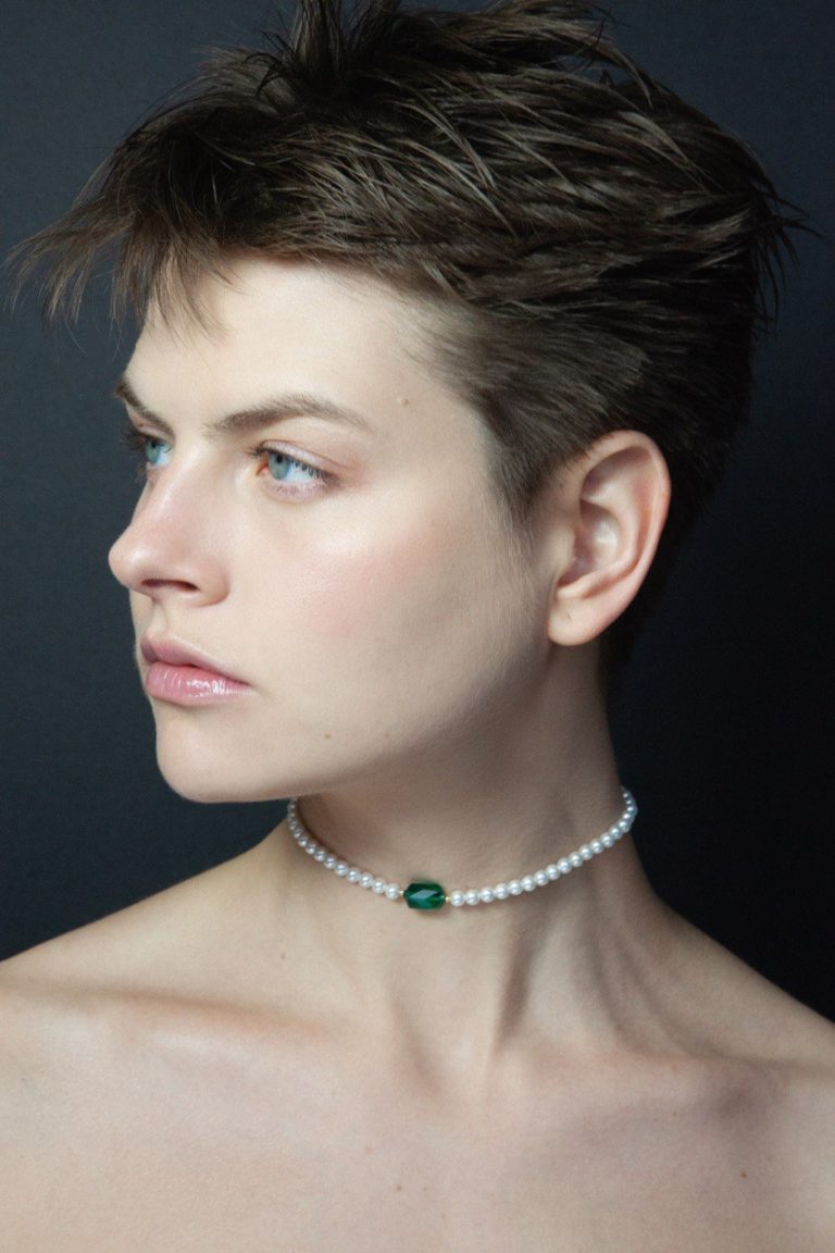 Green crystal chocker