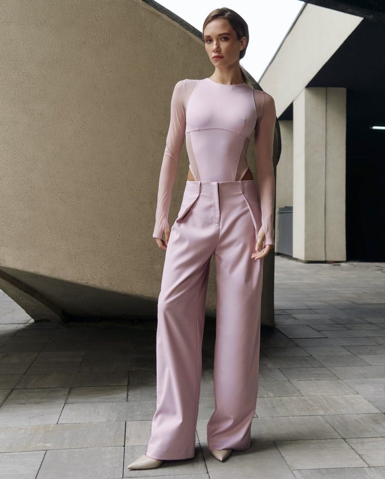 Pink loose-fitting pants