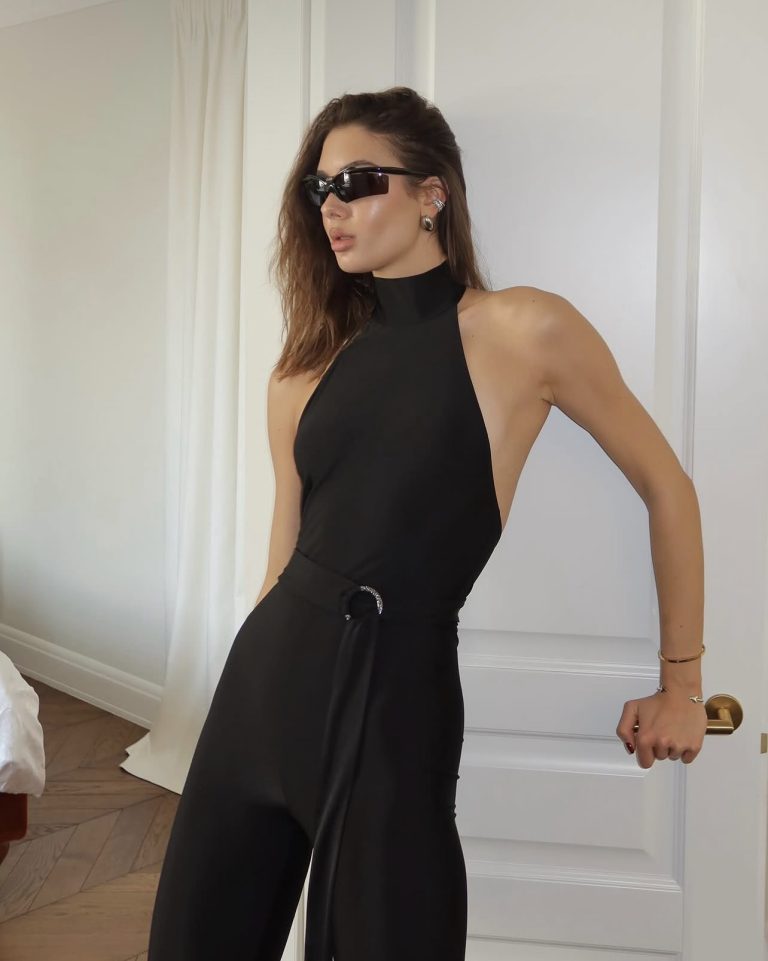 Sleeveless jumpsuit with belt