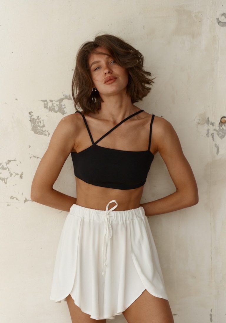 PHANGAN white shorts