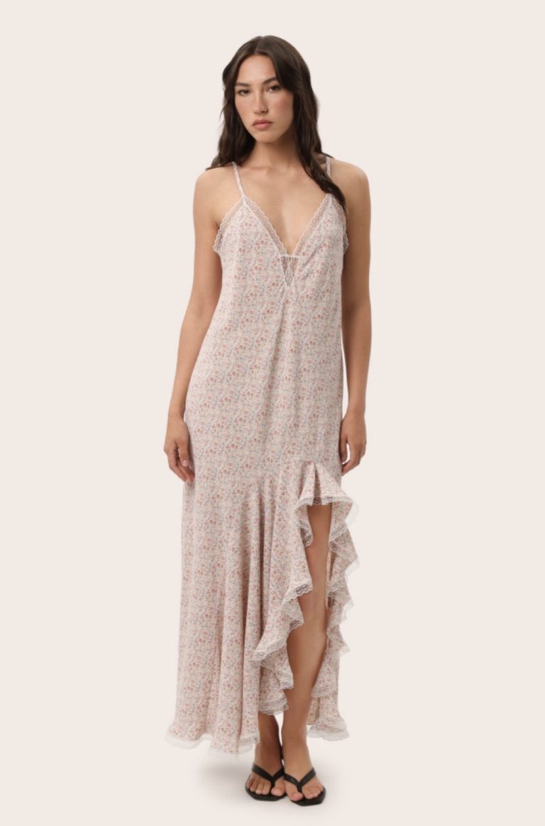 Chiffon dress with ruffles